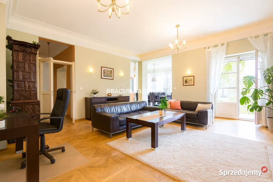sprzedaży domu wolnostojącego 530m2 Kraków