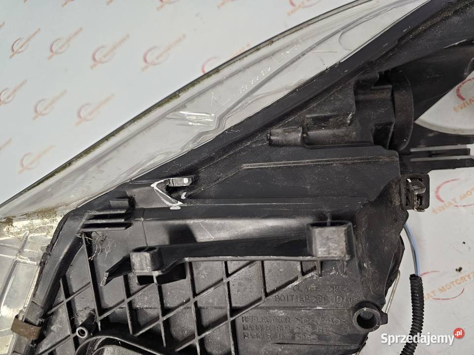 RENAULT MEGANE III 11r lampa lewa przód ANGLIK Kielce