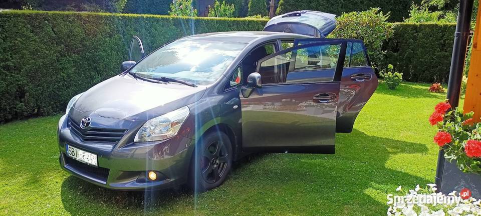 Samochód TOYOTA VERSO 18 BENZYNA NISKI PRZEBIEG immobilizer śląskie Kobiernice sprzedam