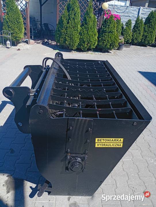 BetoniarkaMieszalnik łyżkowy 800L mocManitu sprzedam