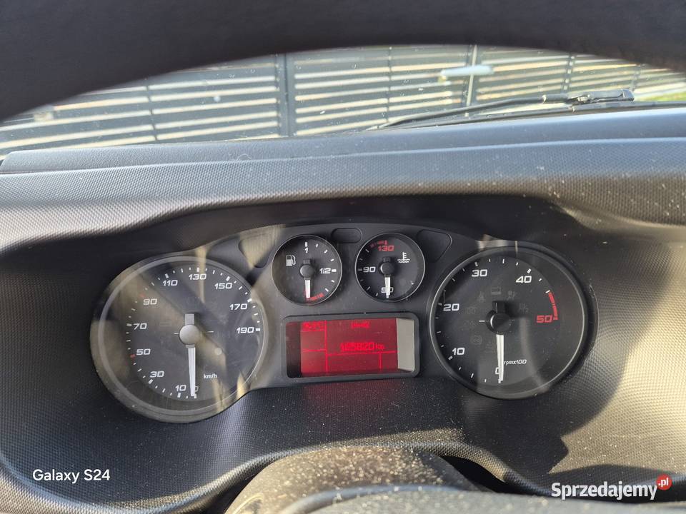 IVECO świeżo sprowadzoneAutomat pięknemały Rok produkcji 2019 łódzkie Zelów