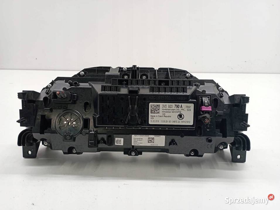 LICZNIK EU 3V0920790A 20 TSI Skoda Superb III