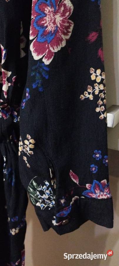 Kombinezon damski w kwiatki Promod Inny materiał Garsonki i kostiumy Lublin sprzedam