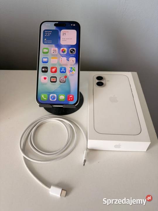 iPhone 16