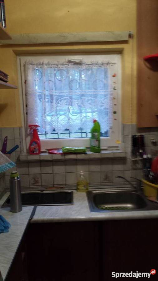 Uroczy domek w lesie na jeziorem utwardzona Boguchwałowice