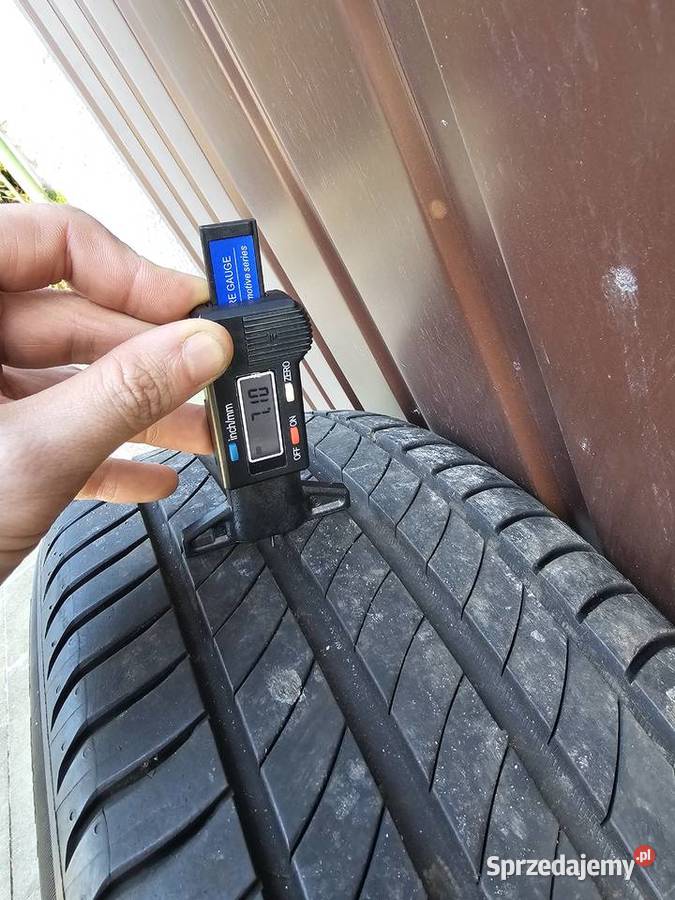 Felgi aluminiowe 16 z oponami Michelin Średnica 16" Góra