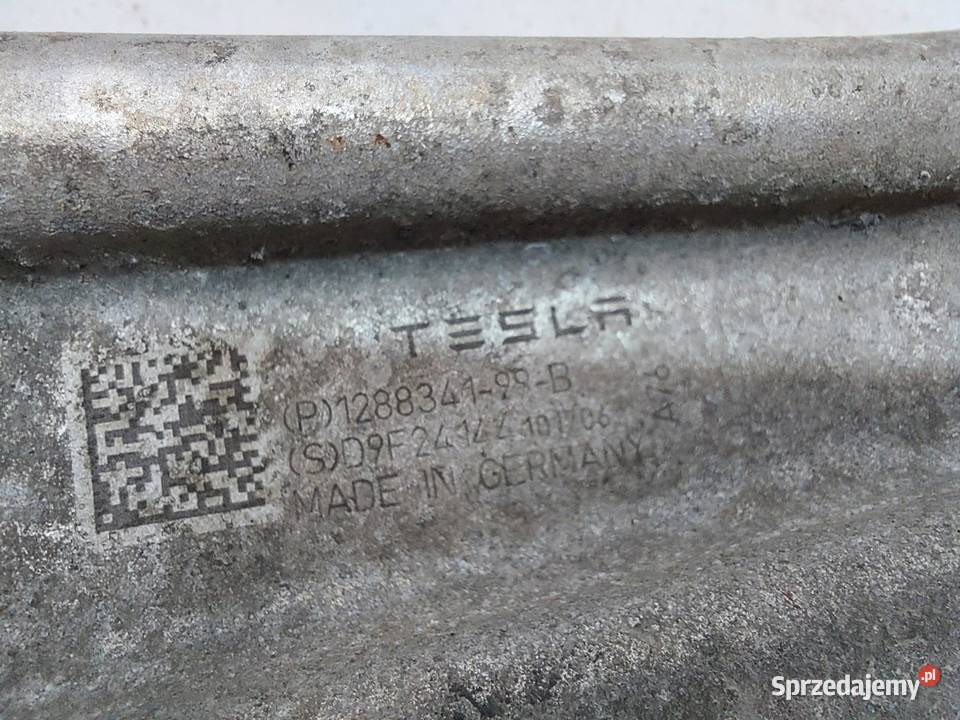 TESLA MODEL Y 2024r WAHACZ PRZÓD PRAWY Półki tylne sprzedam