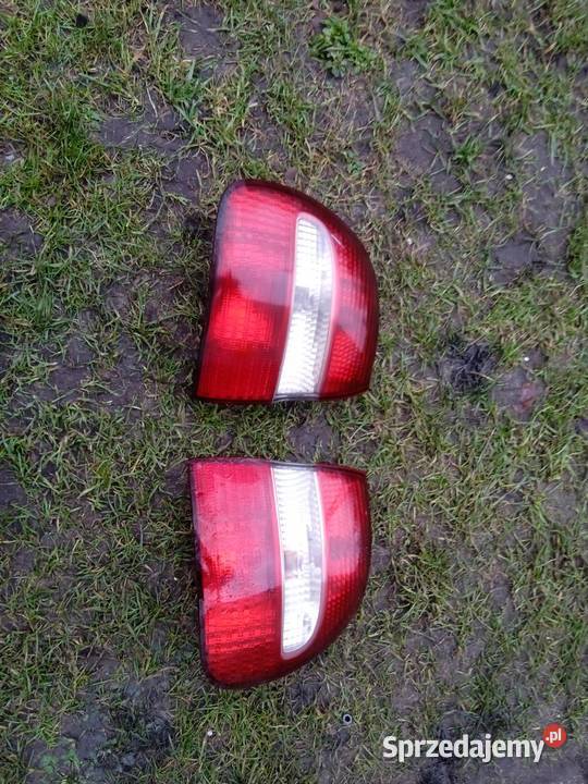 Volvo V40 2001r Lampy tył prawa lewa komplet Gdańsk