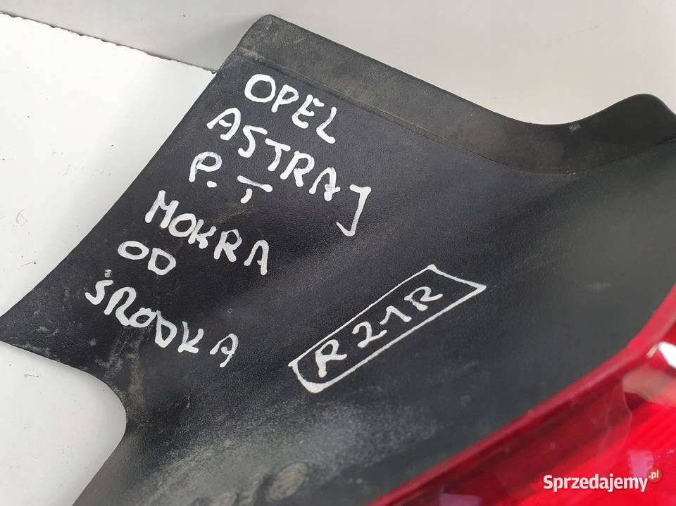 LAMPA PRAWA Opel Astra J IV HB 0915r TYLNA prawy osobowe Części samochodowe sprzedam