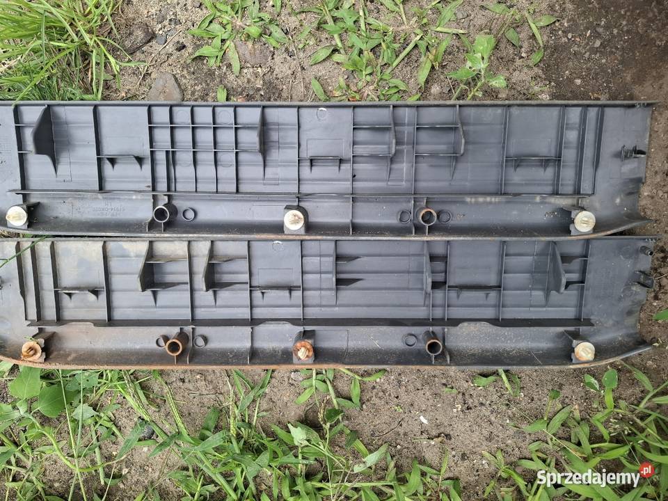 Toyota Hilux progi Listwy i nakładki Zielona Góra