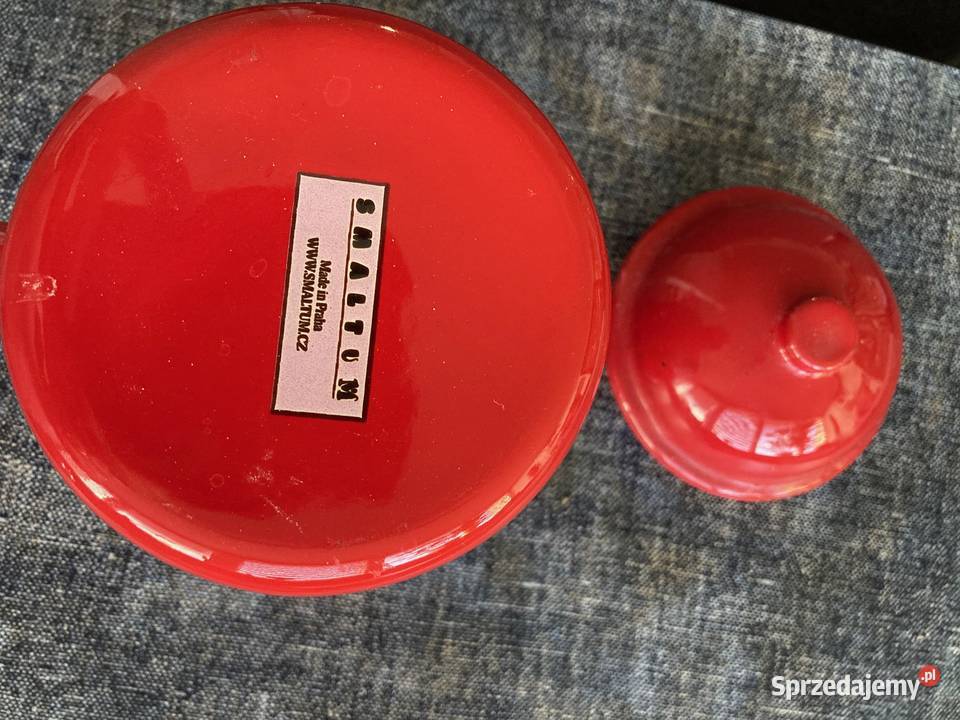 Sprzedam czerwony dzbanuszek emaliowany sprzedam