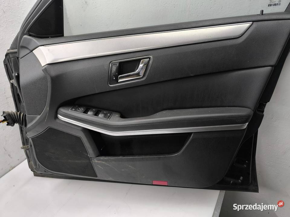 DRZWI PRAWY PRZÓD KOMPLETNE EKLASA W212