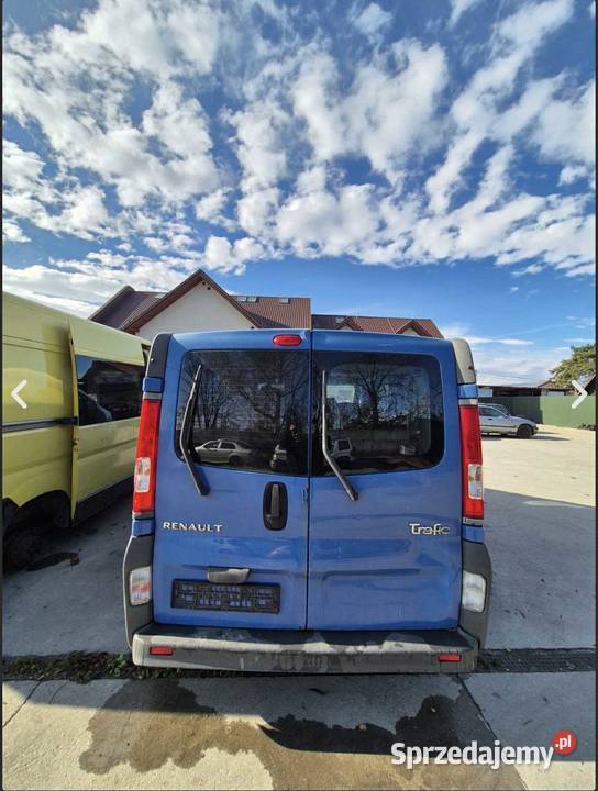 Renault Trafic II 20D 2008 lampy tył na części Nowy Targ sprzedam