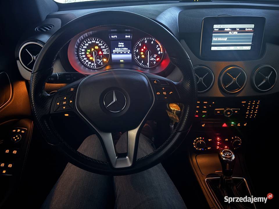 MERCEDES B180 2014r STAN BEZWYPADKOWY Gwizdanów