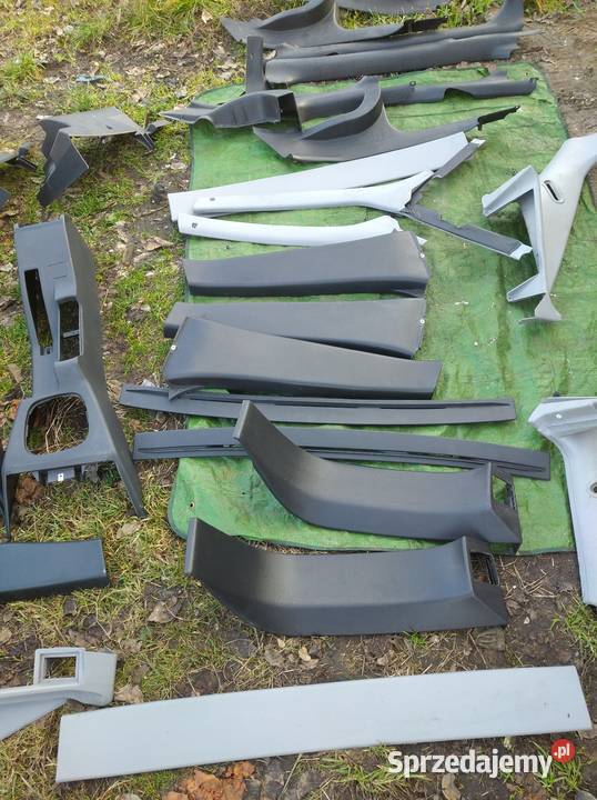 Elementy plastikowe listewki osłony alfa 146 Poznań