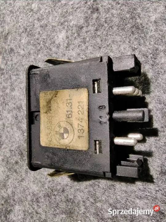 Przycisk włącznik grzania fotela BMW E32 E34 Pozostałe śląskie Żory sprzedam