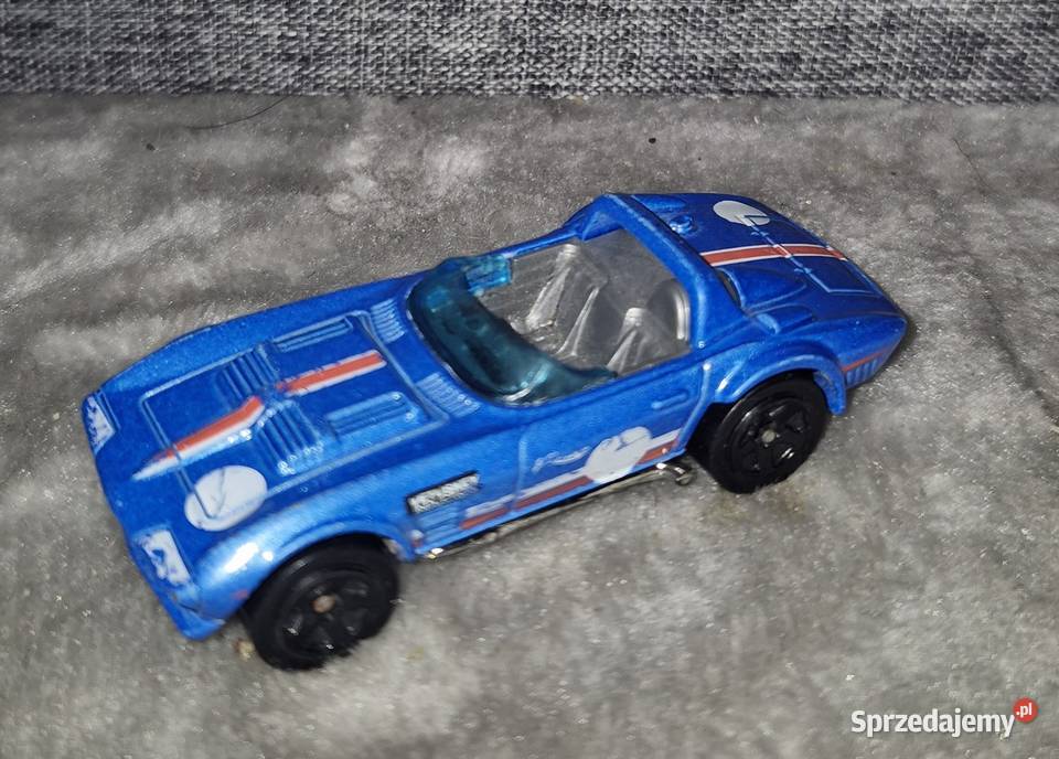 Autko resorak Hot Wheels Corvette Grand Sport Łódź