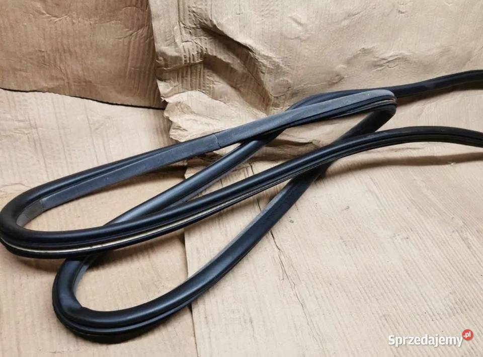 Uszczelka drzwi prawy tył BMW E34 kombi Żory