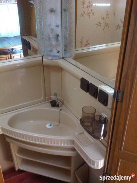 Przyczepa kempingowa Hobby 495 przedsionek Rok produkcji 1988 Jakubów