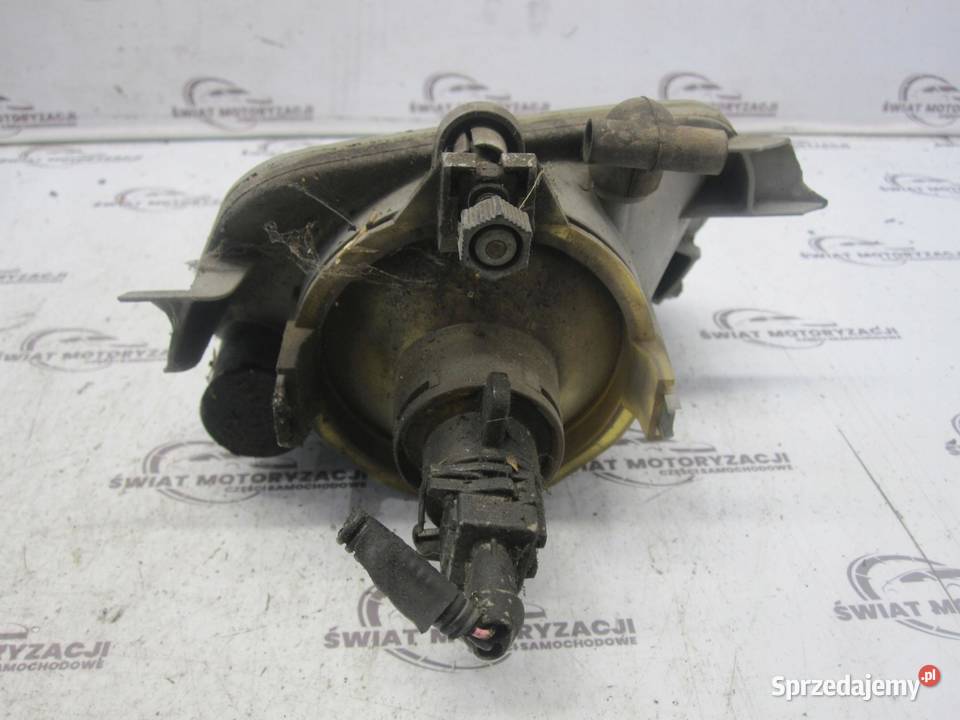 VOLVO XC90 I LIFT 10r halogen prawy 31111183