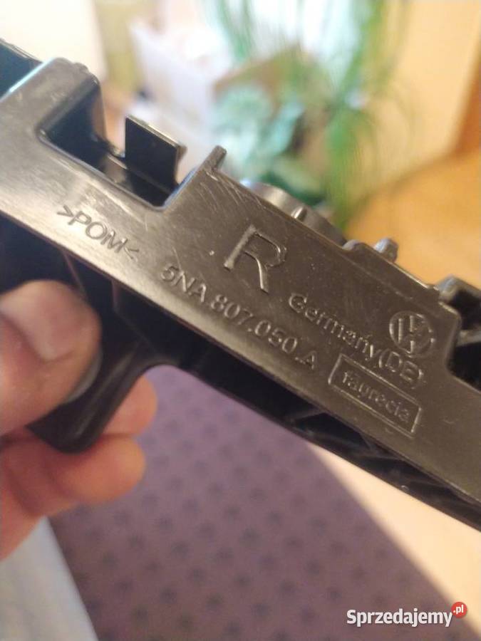 Ślizg zderzaka Tiguan prawy nowy Rzeszów