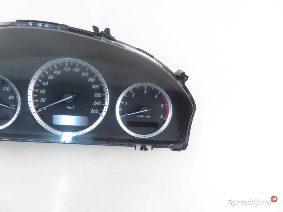 LICZNIK MERCEDES S204 200 CDI 2049001705