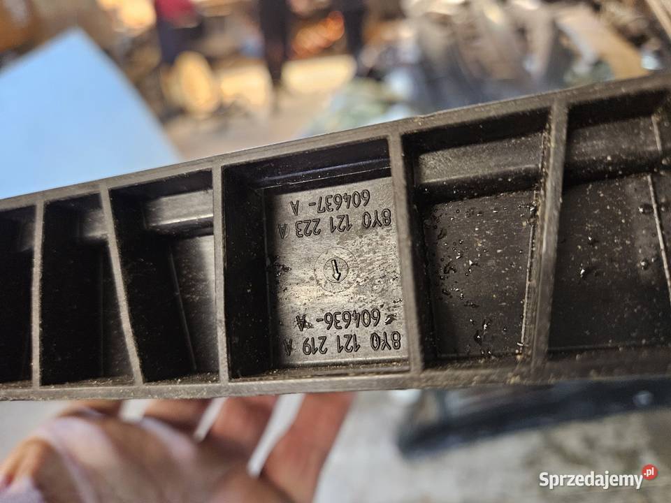 AUDI A3 8Y0 ŻALUZJA ROLETA KIEROWNICA POWIETRZA Międzychód