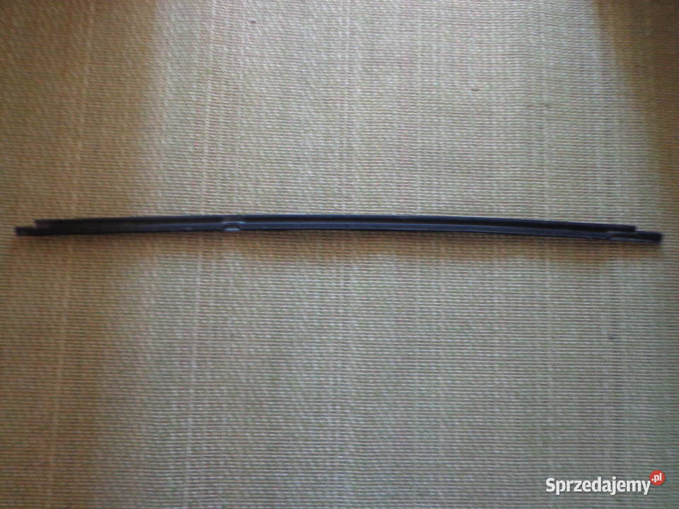 VW Golf VII listwa zgarniająca szyby tylna prawa