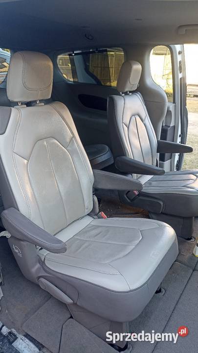 Komplet 7 foteli Chrysler Pacifica Rok produkcji 2019 Fotele i kanapy lubelskie Hordzież