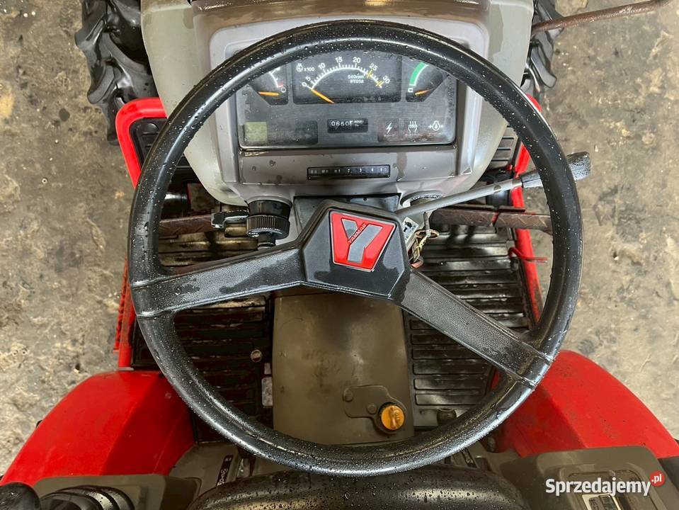 Traktor Kubota F200D Skała