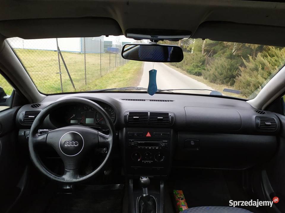 Czarne Audi A3 18 BG Sekwencja 2002 Szyberdach Świdnik