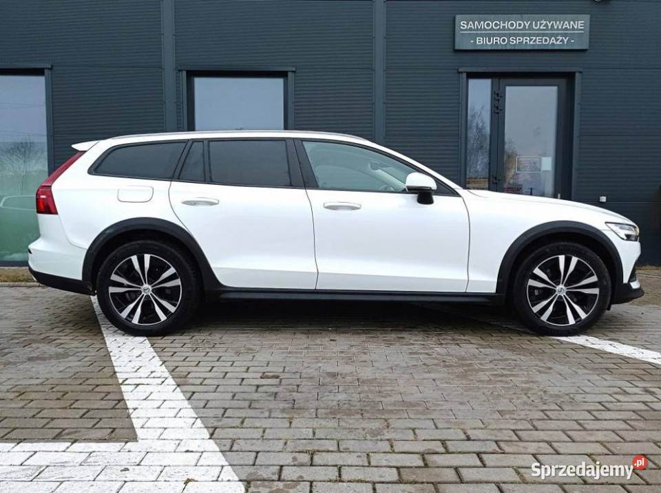 Volvo V60 Cross Country 2022r FV23 Full LED 197KM