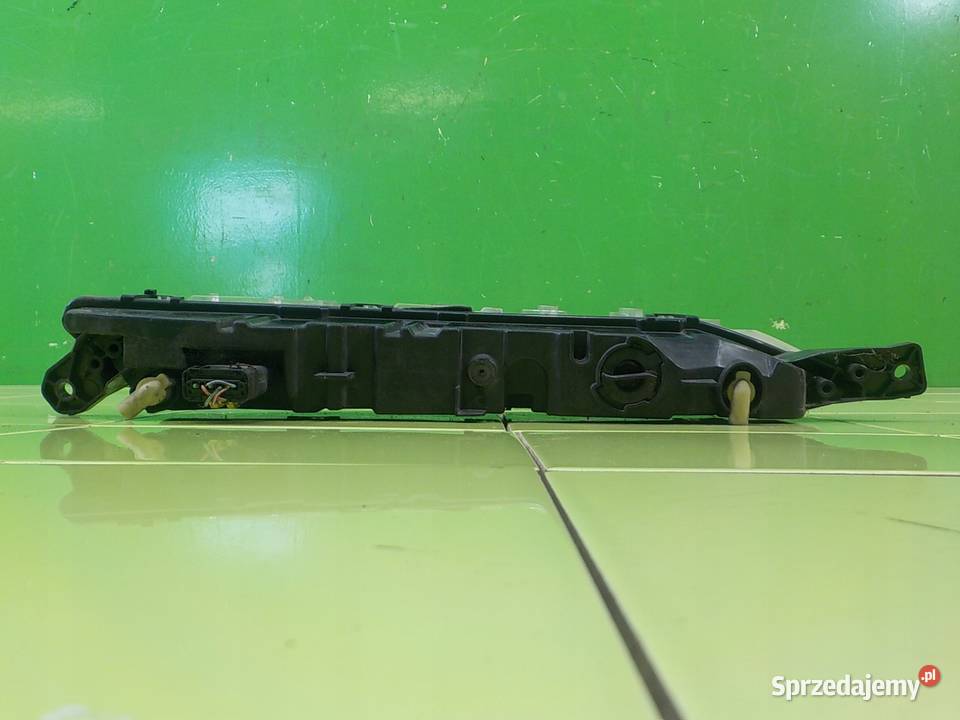 CITROEN C4 PICASSO II 14r 5D lampa DRL lewa Suków