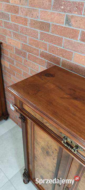 Piękna bieliźniarka eklektyczna antyk