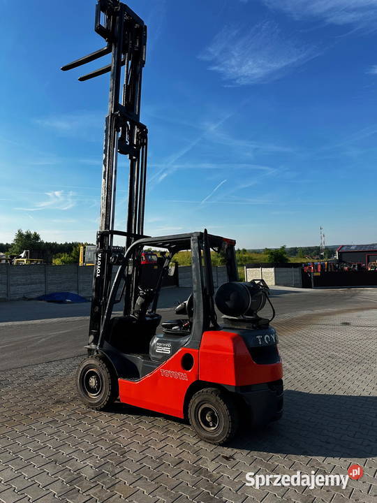 wózek widłowy TOYOTA 028FGF25 2500 Triplex 50m łódzkie Działoszyn sprzedam