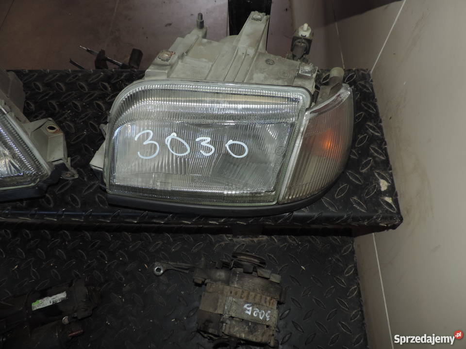 LAMPY PRZEDNIE RENAULT CLIO I KOMPLET osobowe małopolskie Nowy Sącz