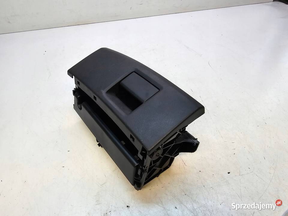 SCHOWEK FOTELA PRAWY AUDI A3 8V 8V0881578 śląskie Przystajń