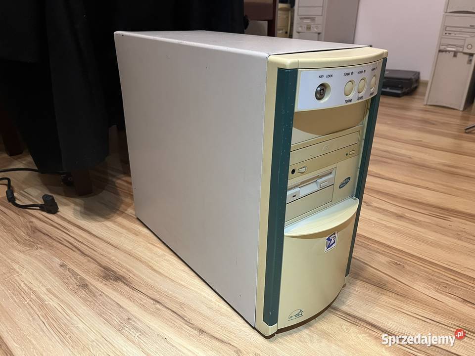Zabytkowy komputer PC AT AMD K6 Pozostałe małopolskie Brzana