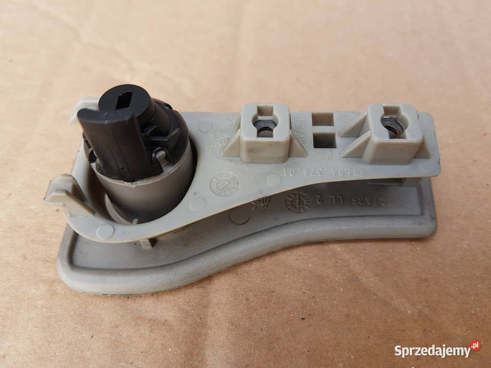 klameczka w desce konsoli schowka Mercedes CLK osobowe Części Gdańsk