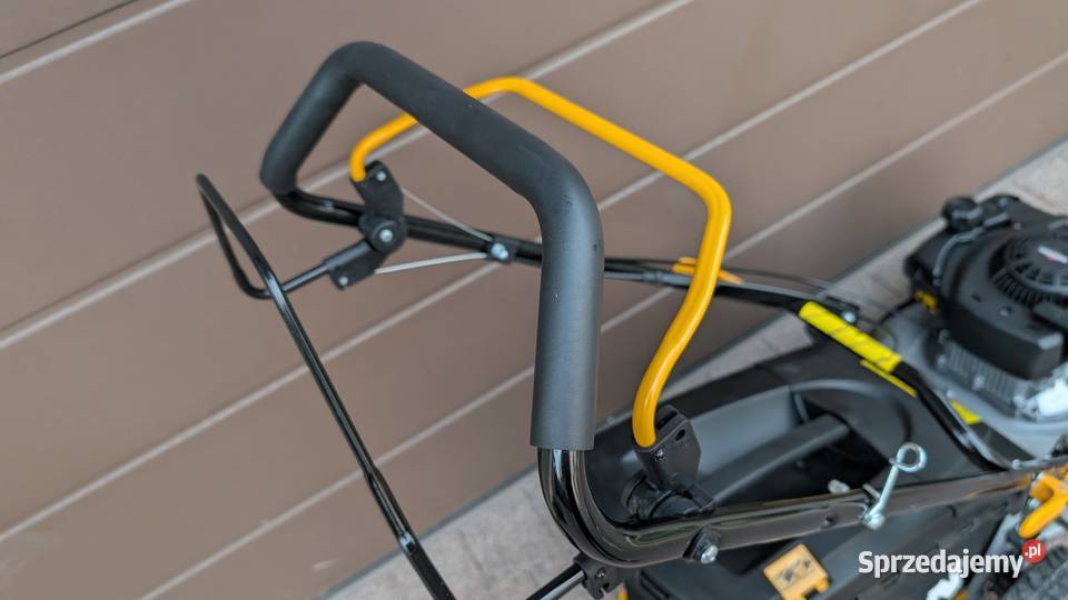 Kosiarka spalinowa TITAN TTLMP300SP40 samojezdna