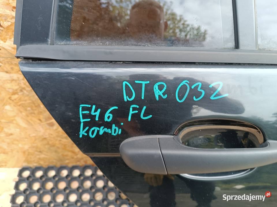 BMW E46 LIFT KOMBI DRZWI TYŁ TYLNIE PRAWE PRAWY Słowikowo
