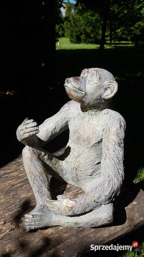 Duża ceramiczną figura małpy