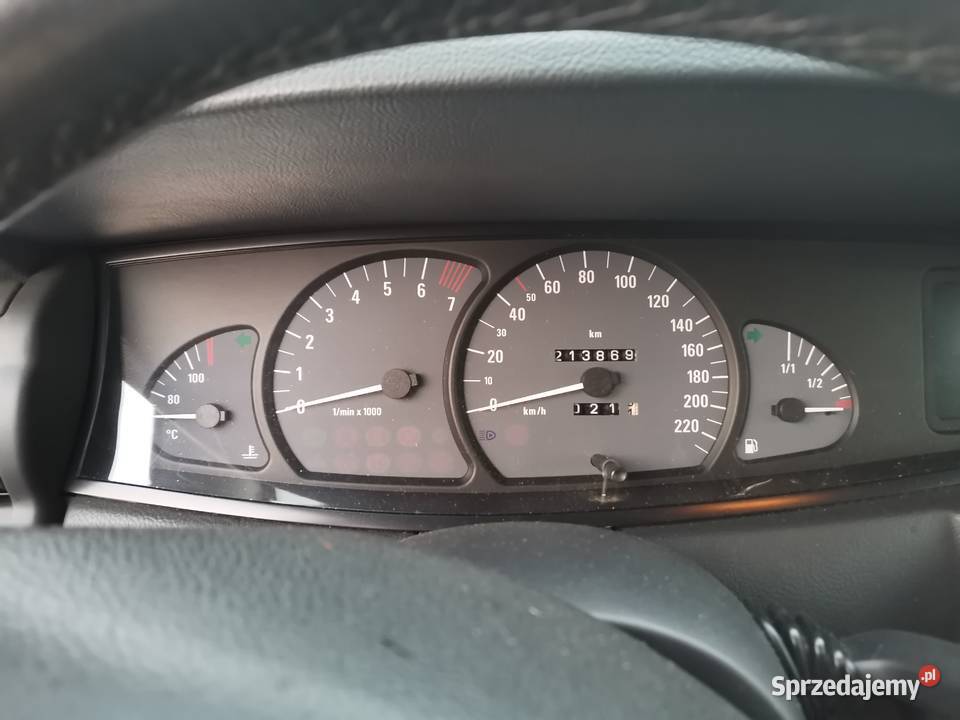 Opel Omega 22 automat bez korozji super stan uszkodzony Tarnów sprzedam