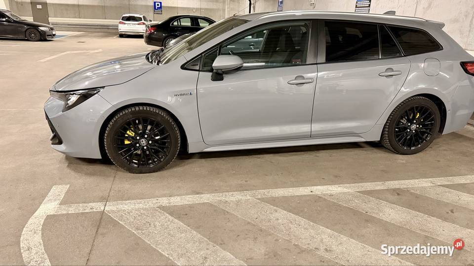Corolla 18 hybryda stan idealny 122KM Corolla Motoryzacja sprzedam