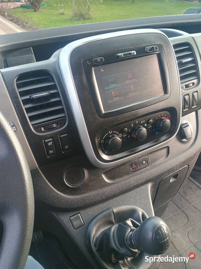 Renault Trafic III 2018 L1H1 125 3 osoby 55000 świętokrzyskie Busko-Zdrój