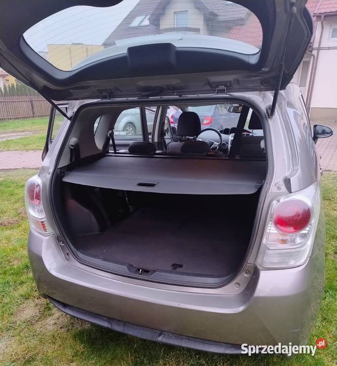 Toyota verso 18 nieuszkodzony Bystrzejowice Pierwsze sprzedam