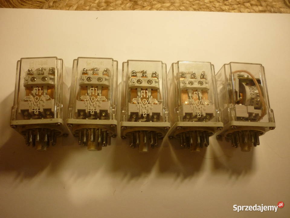 Przekaźnik R15 10A 220V podkarpackie
