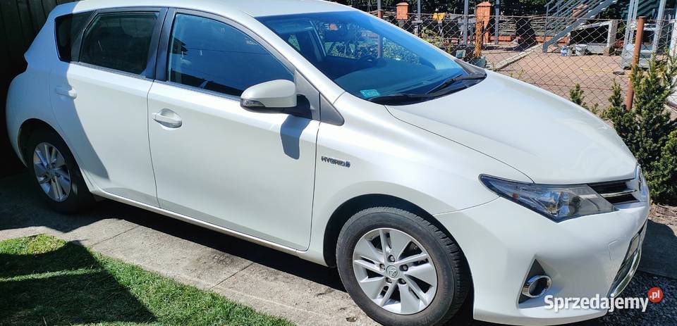 Toyota Auris II hybryda Ostrzeszów
