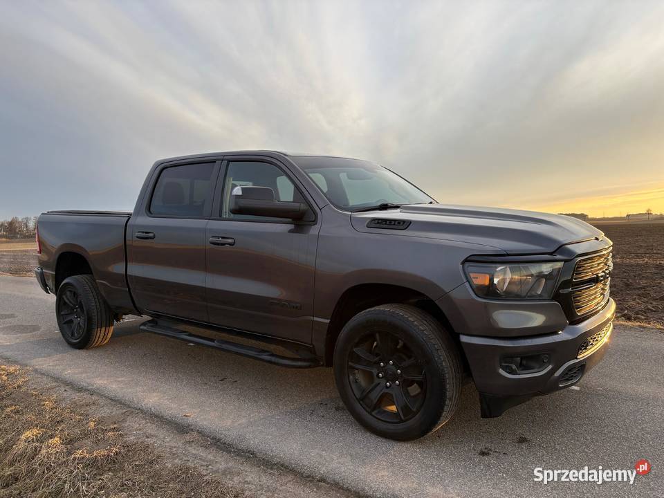RAM 1500 57 HEMI V8 4x4 2021r Big Horn Ślesin