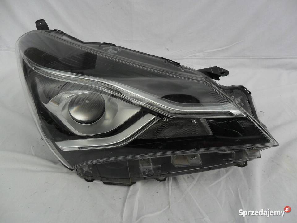 REFLEKTOR PRZÓD STRONA PRAWA TOYOTA YARIS wielkopolskie Nowy Tomyśl